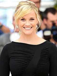 Reese Witherspoon gives birth to Tennessee James.jpg Reese Witherspoon gives birth to Tennessee James