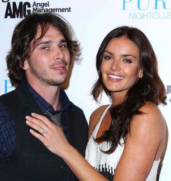 Ben Flajnik and Courtney Robertson break up  The Bachelor