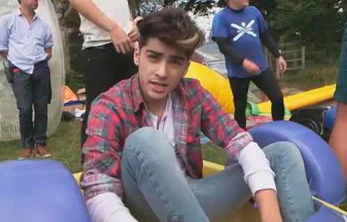 One Direction  Live While We re Young  Behind the Scenes  Video