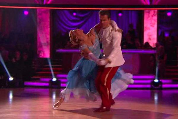 Shawn Johnson and Louis Van Amstel - Waltz - Dancing with the Stars.jpg Shawn Johnson and Louis Van Amstel Waltz Dancing with the Stars