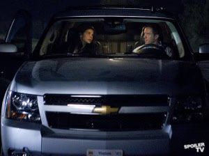 Roya and Brody driving to meet Nazir