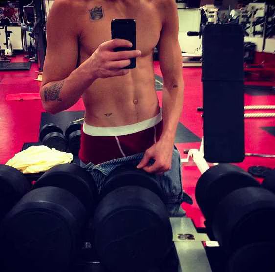 Justin Bieber is back in the gym  Photo