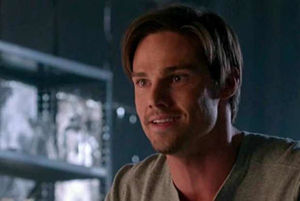 Beauty and the Beast  Episode 9  Video Preview  Bridesmaid Up