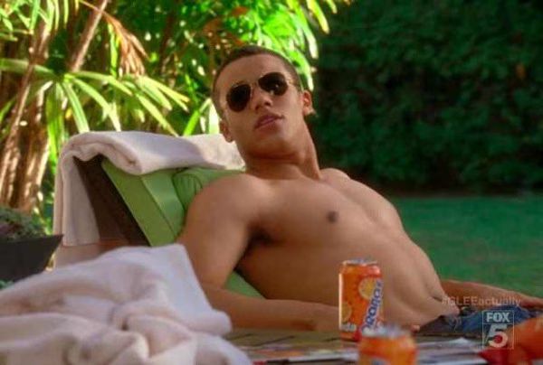 Jacob Artist Jake Glee Shirtless 02 2012 12 14