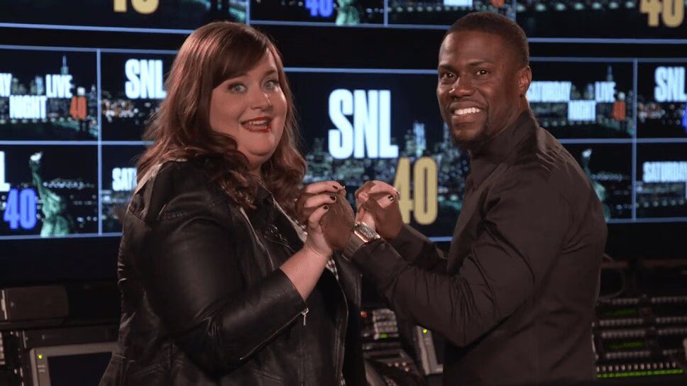 Aidy Bryant Gets Cozy With Kevin Hart in 'SNL' Promos (VIDEO)