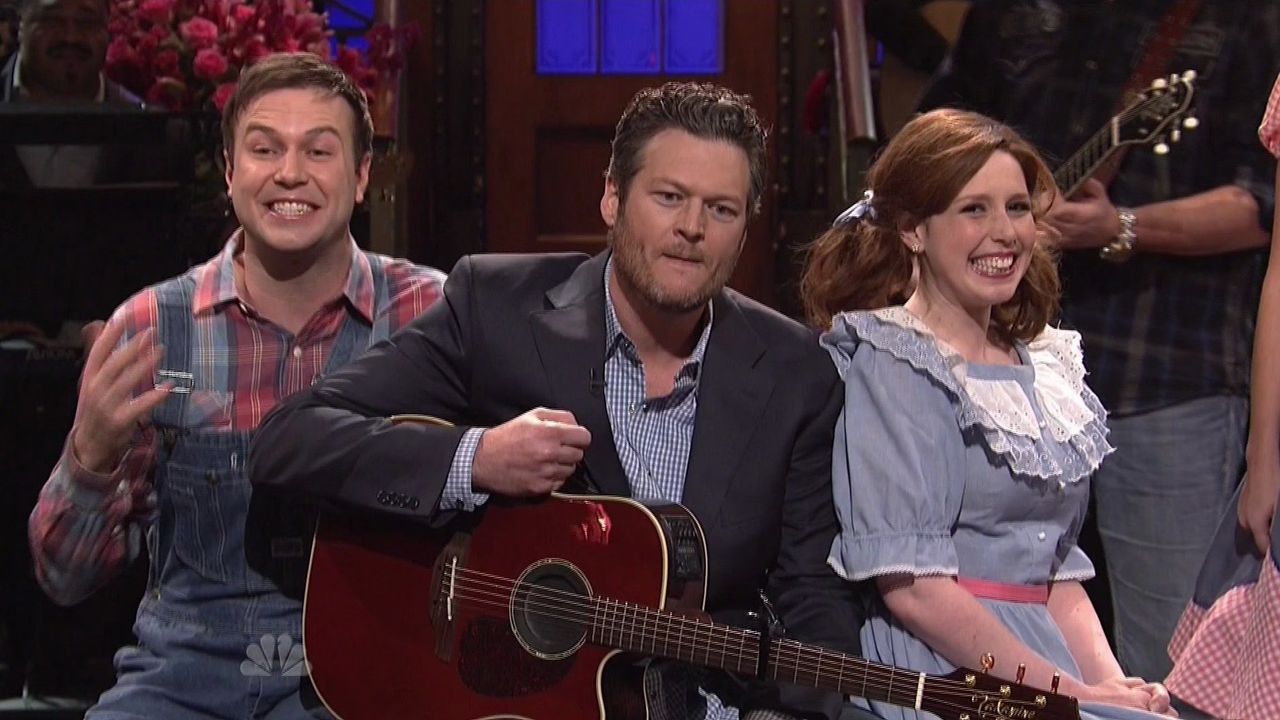 Blake Shelton 'HeeHaw' Opening Monologue on SNL (VIDEO)