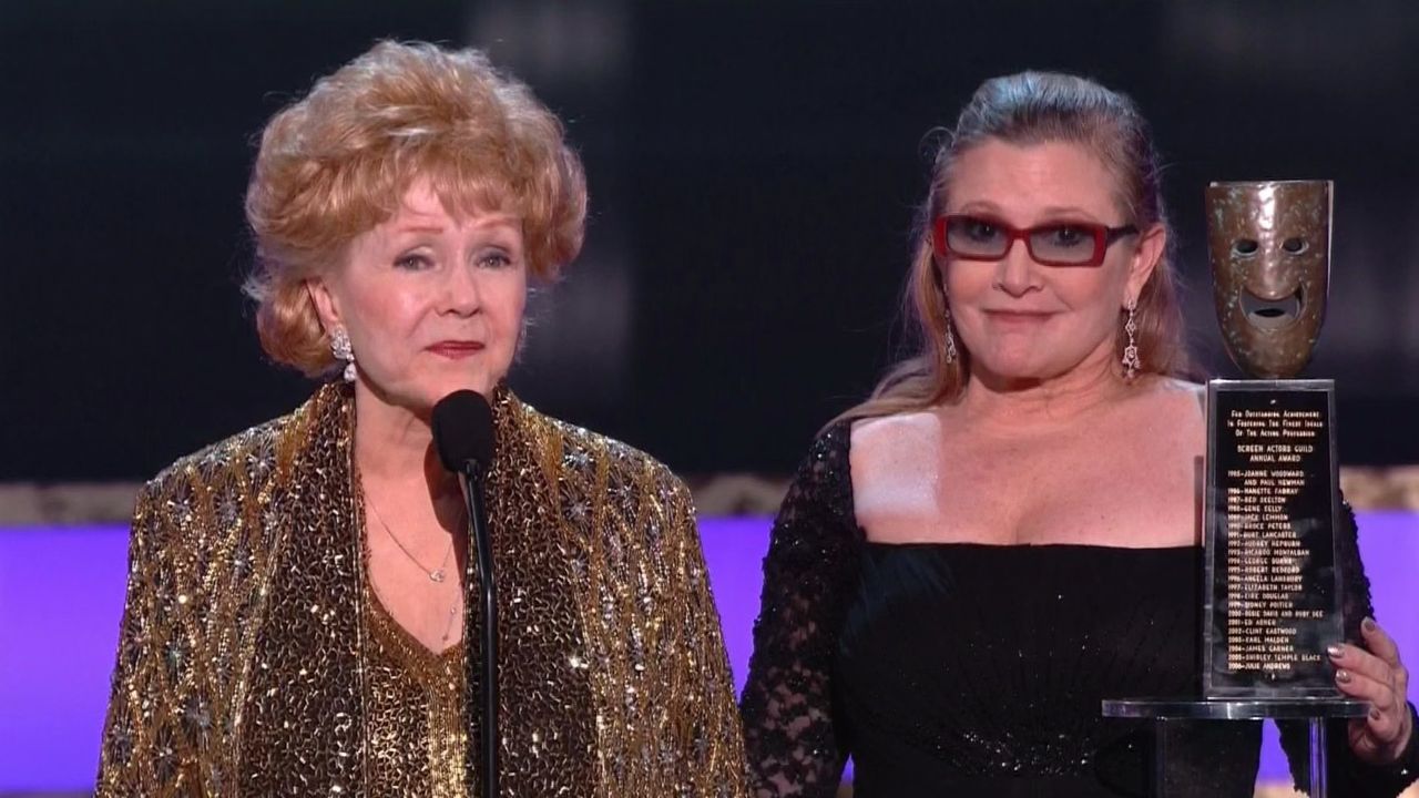 Debbie Reynolds accepts lifetime achievement award from SAG Awards (VIDEO)
