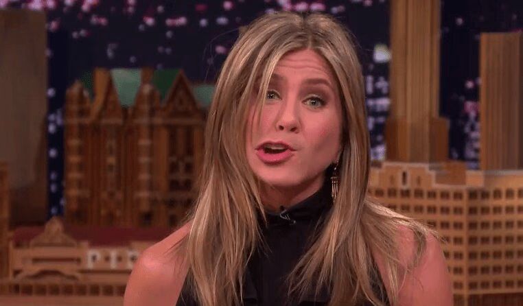 Jennifer Aniston Flips Lips with Jimmy Fallon (VIDEO)