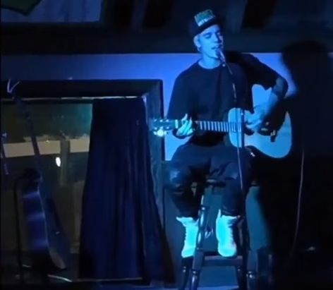 Justin Bieber sings acoustic 'I'll Be' and 'Home to Mama' (VIDEO)