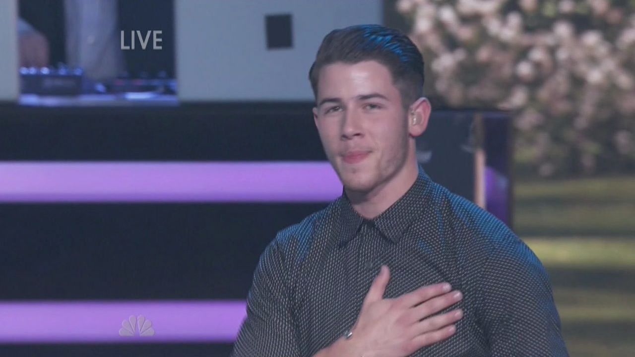 Nick Jonas serenades Miss Universe 2015 contestants with 'Jealous' (VIDEO)