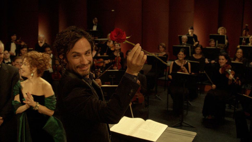 Amazon Renews 'Mozart In the Jungle' For Season 2, Orders 5 New Pilots