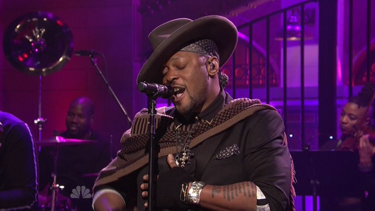 DAngelo performs Really Love on SNL (VIDEO)