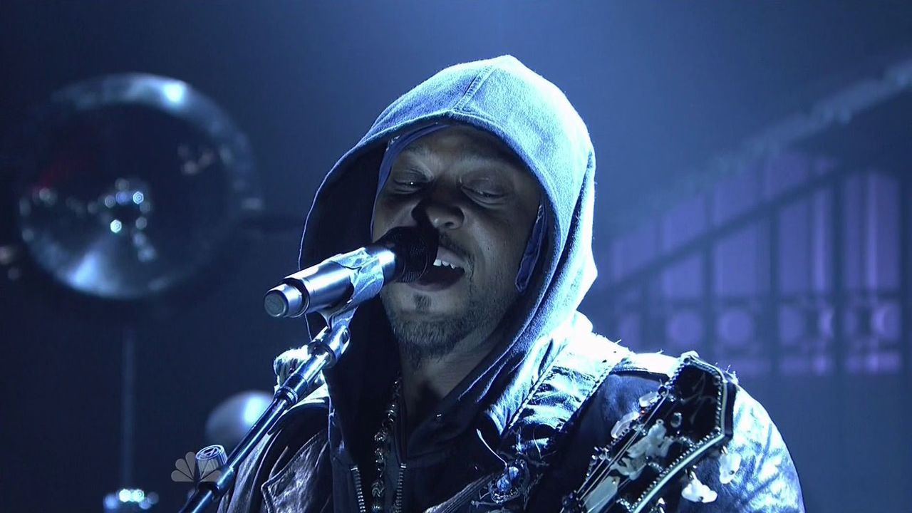 DAngelo performs The Charade on SNL