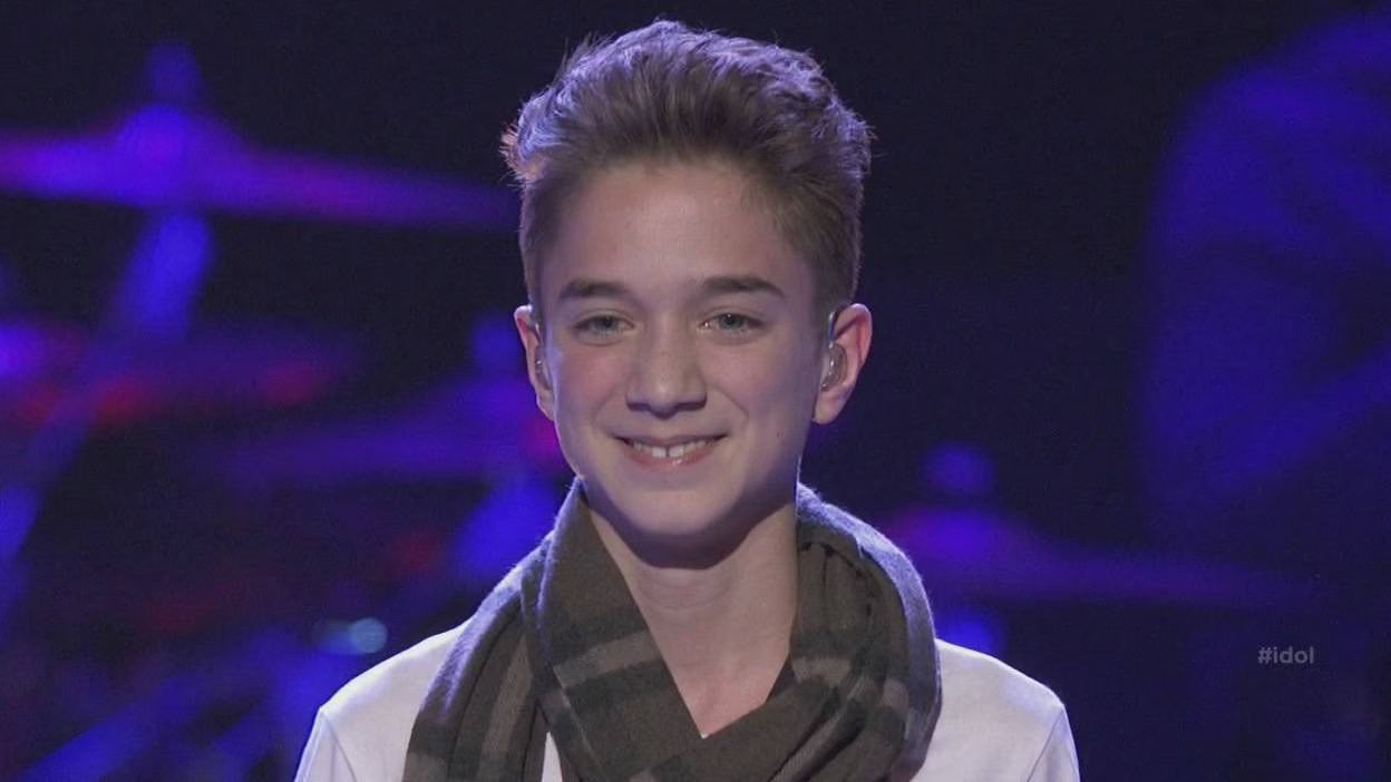 Daniel Seavey sings 'I'm Yours'