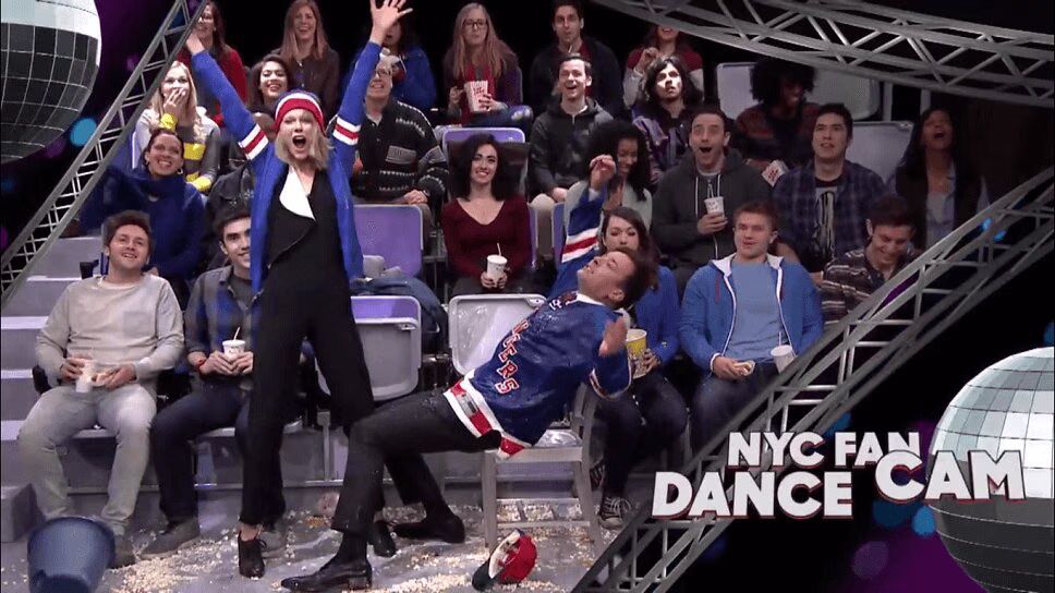 Jimmy Fallon and Taylor Swift Go Jumbotron Dancing on 'The Tonight Show' (VIDEO)
