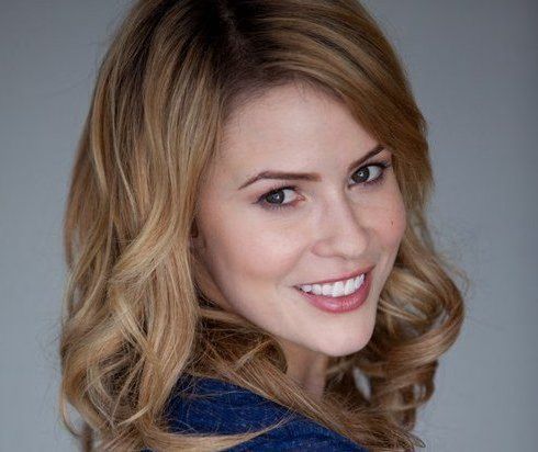 Linsey Godfrey hit by car, 'The Bold and the Beautiful' star breaks both legs