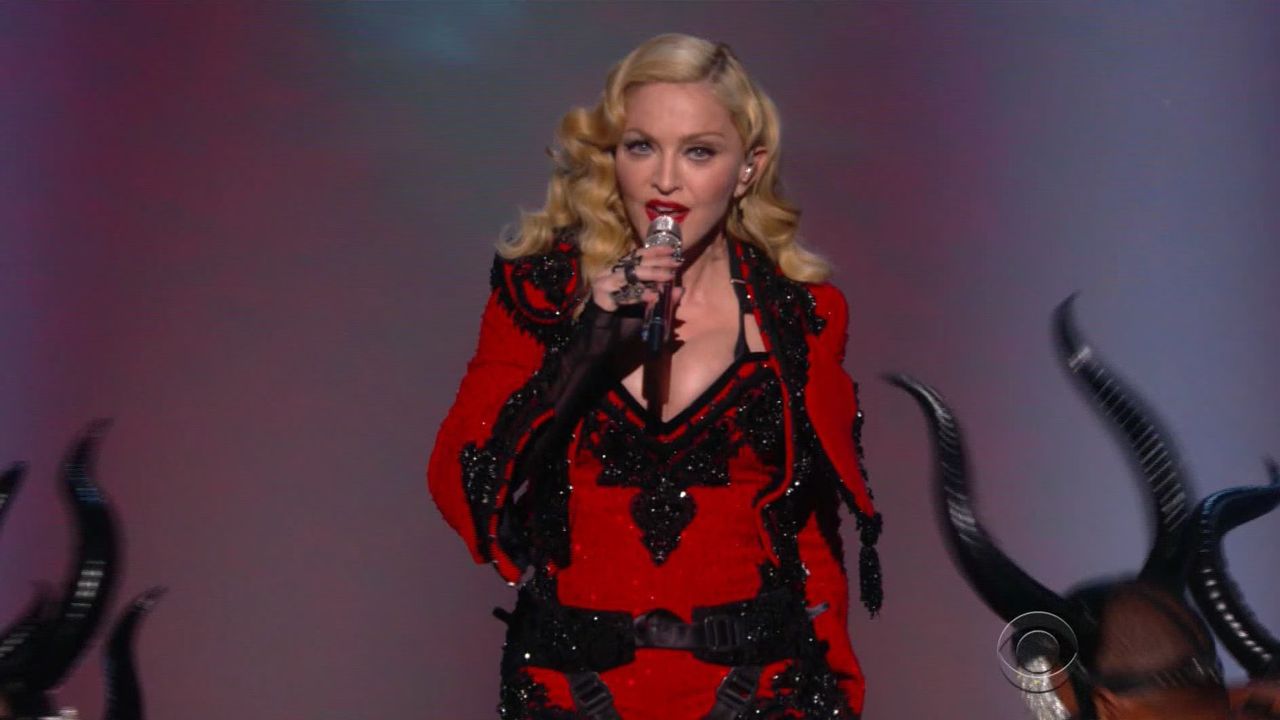 Madonna performs 'Living for Love' at Grammy Awards 2015 (VIDEO)