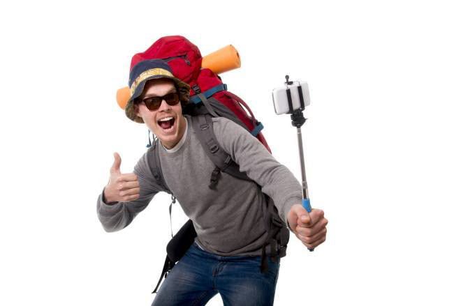 Metropolitan Museum of Art Bans Selfie Sticks