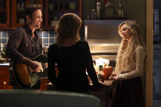 Nashville - Deacon and Beverly sing with Scarlett