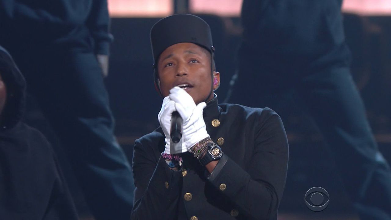 Pharrell Williams performs 'Happy' with Lang Lang at Grammy Awards 2015