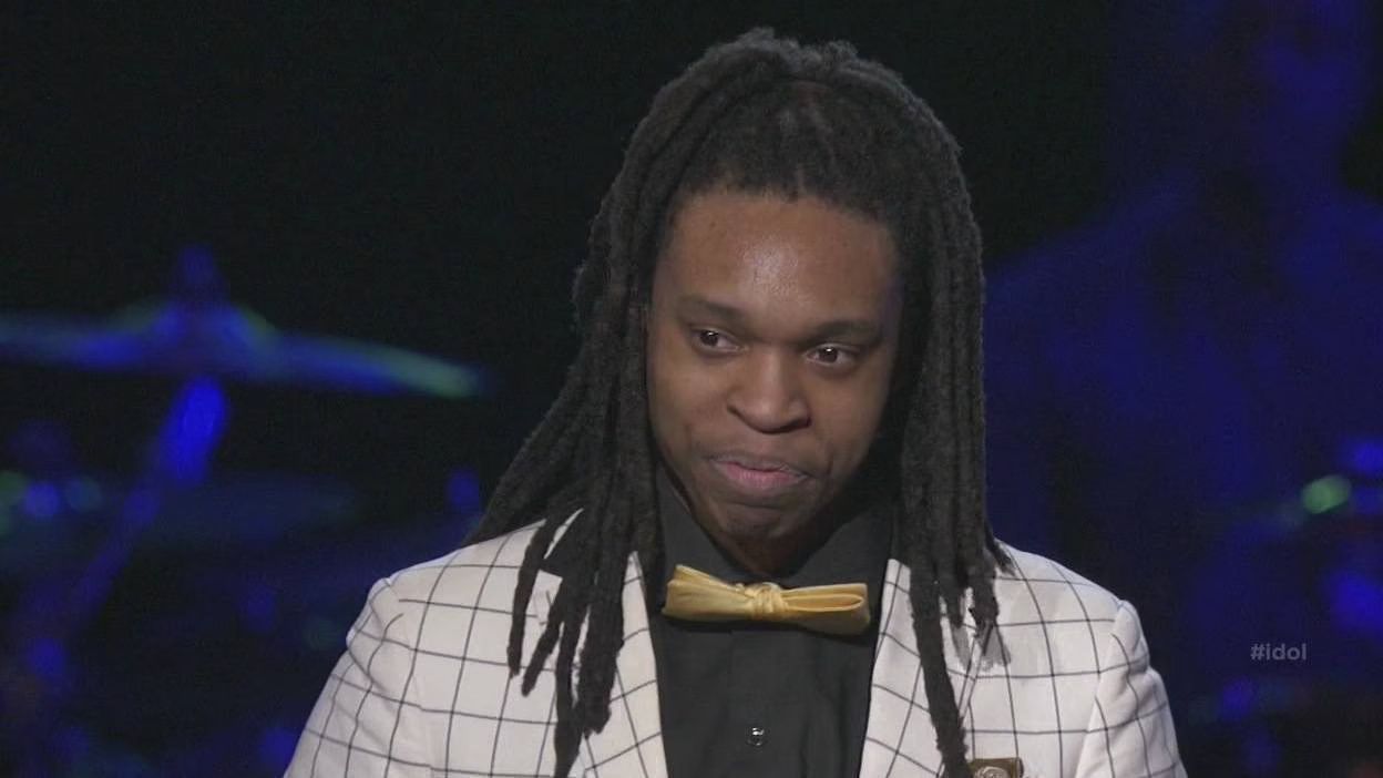 Qaasim Middleton sings 'Uptown Funk'