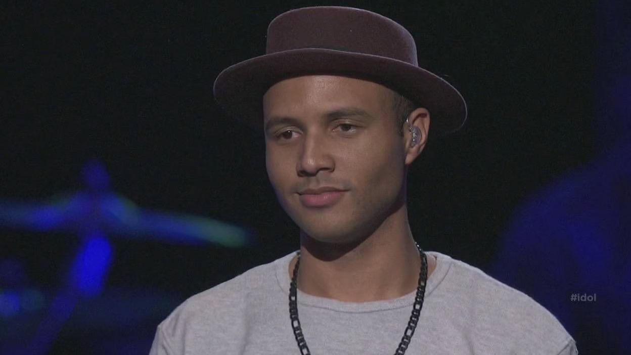 Rayvon Owen sings 'Jealous'