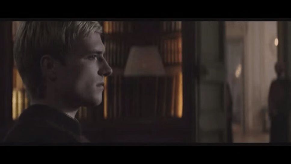 'The Hunger Games Mockingjay - Part 1' Deleted Scene Leaks (VIDEO)