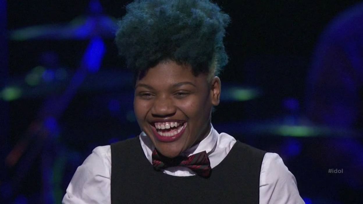 Tyanna Jones sings 'Lips Are Moving'