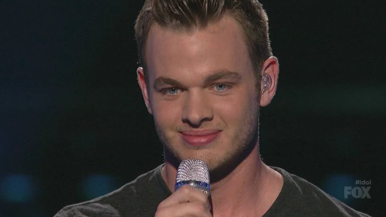 Clark Beckham sings 'Sunday Morning'