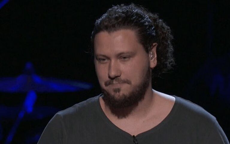 Mark Andrew sings 'Papa Was A Rolling Stone'