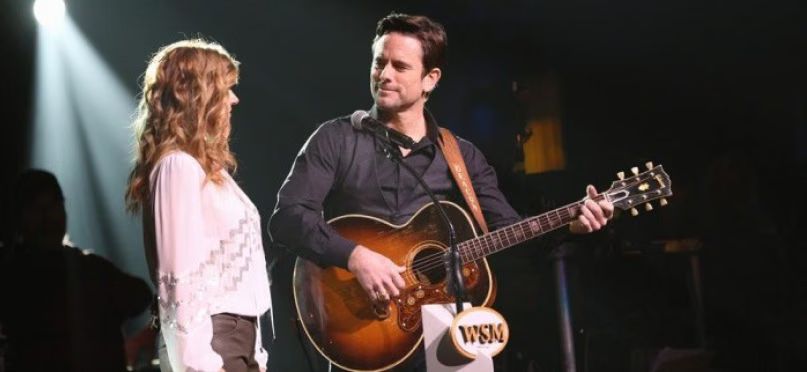 Nashville Rayna and Deacon play together at the Grand Ole Opry