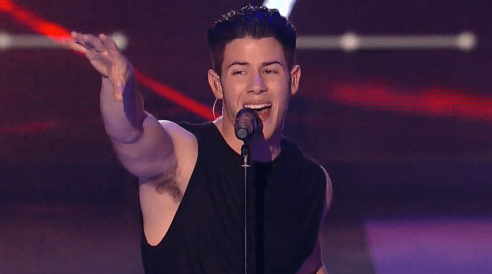 Nick Jonas opens Kid's Choice Awards 2015 with 'Jealous' (VIDEO)