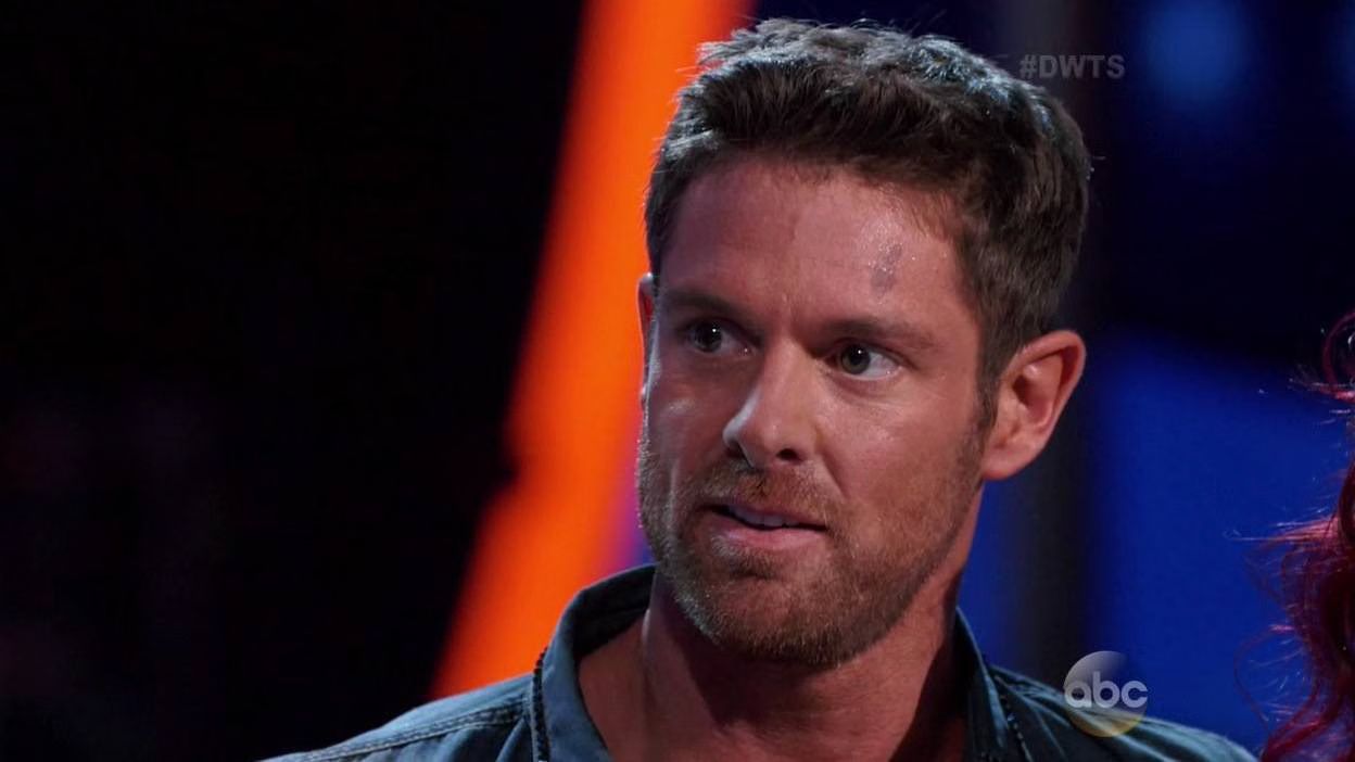 Noah Galloway and Sharna Burgess dance Samba