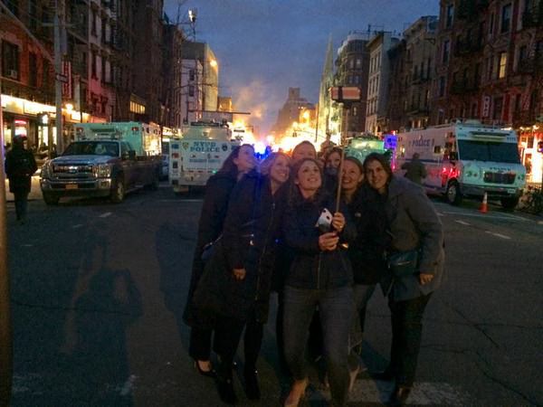 Smiling Women Took Selfie While Two People Died Behind Them (PHOTO)