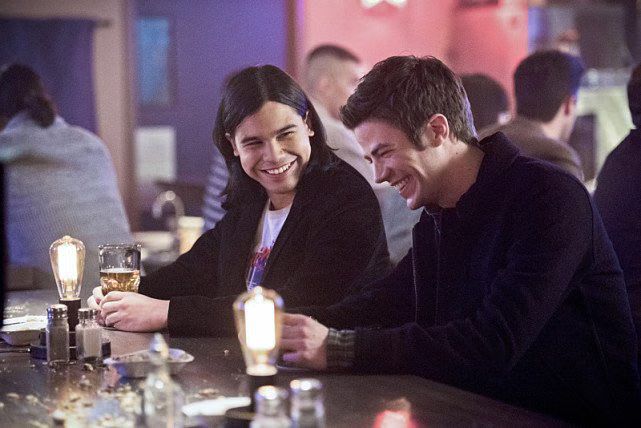 The Flash - Cisco and Barry go out drinking
