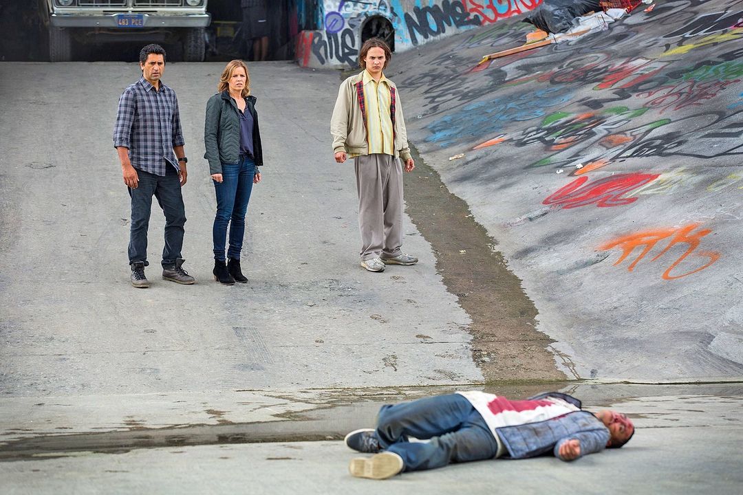 'The Walking Dead' spin-off to start as prequel then 'catch up' says creator