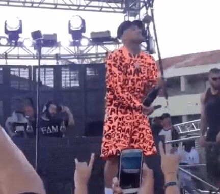 Chris Brown performed 'Five More Hours' with Deorro at Coachella (VIDEO)