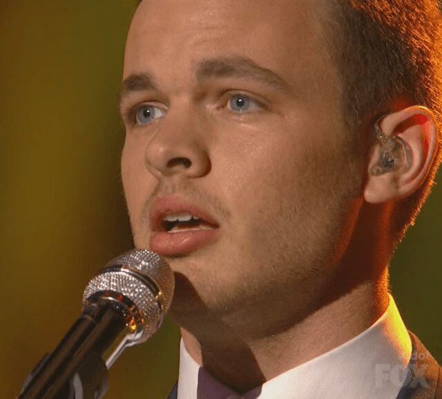 Clark Beckham Tackles Justin Bieber on American Idol Arena Anthem Night (VIDEO)