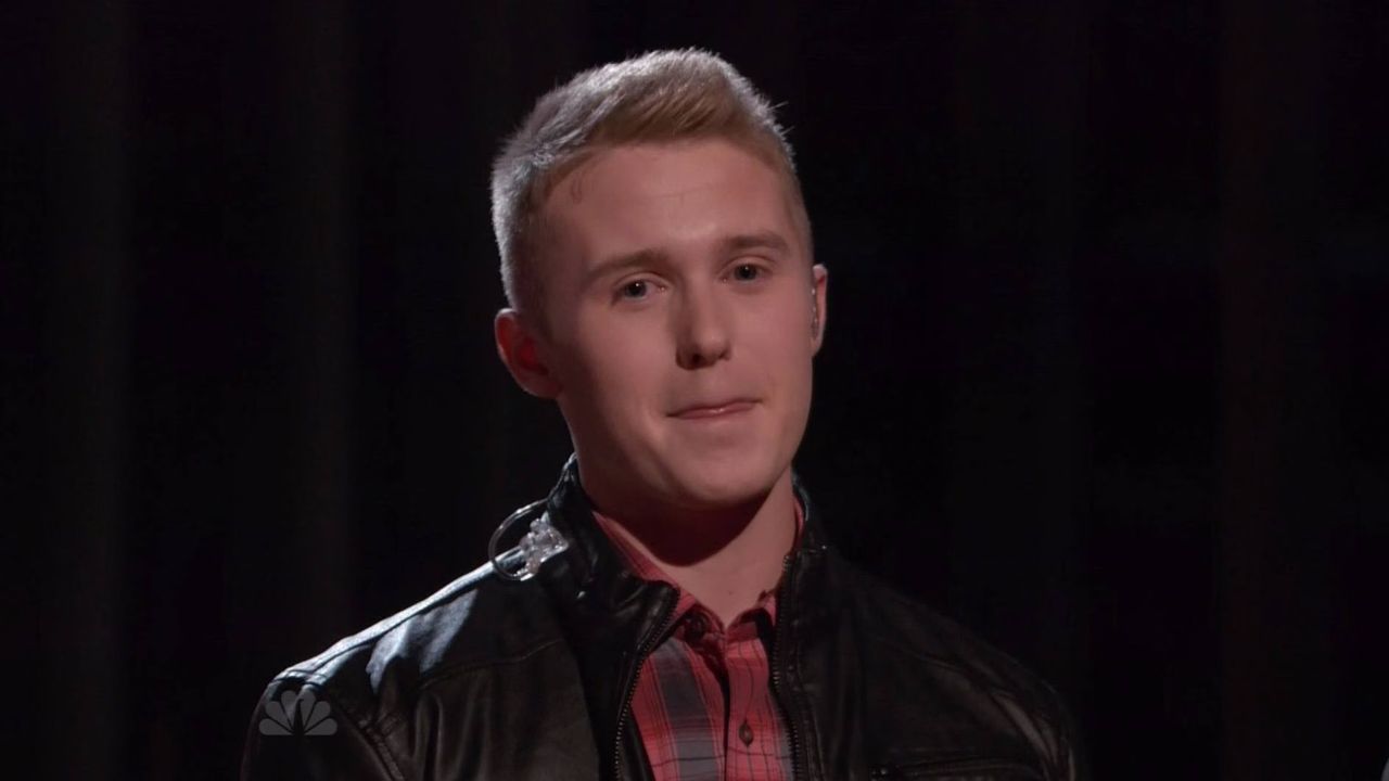 Corey Kent White sings 'When I See You Smile' on The Voice 2015 Top 8 (VIDEO)