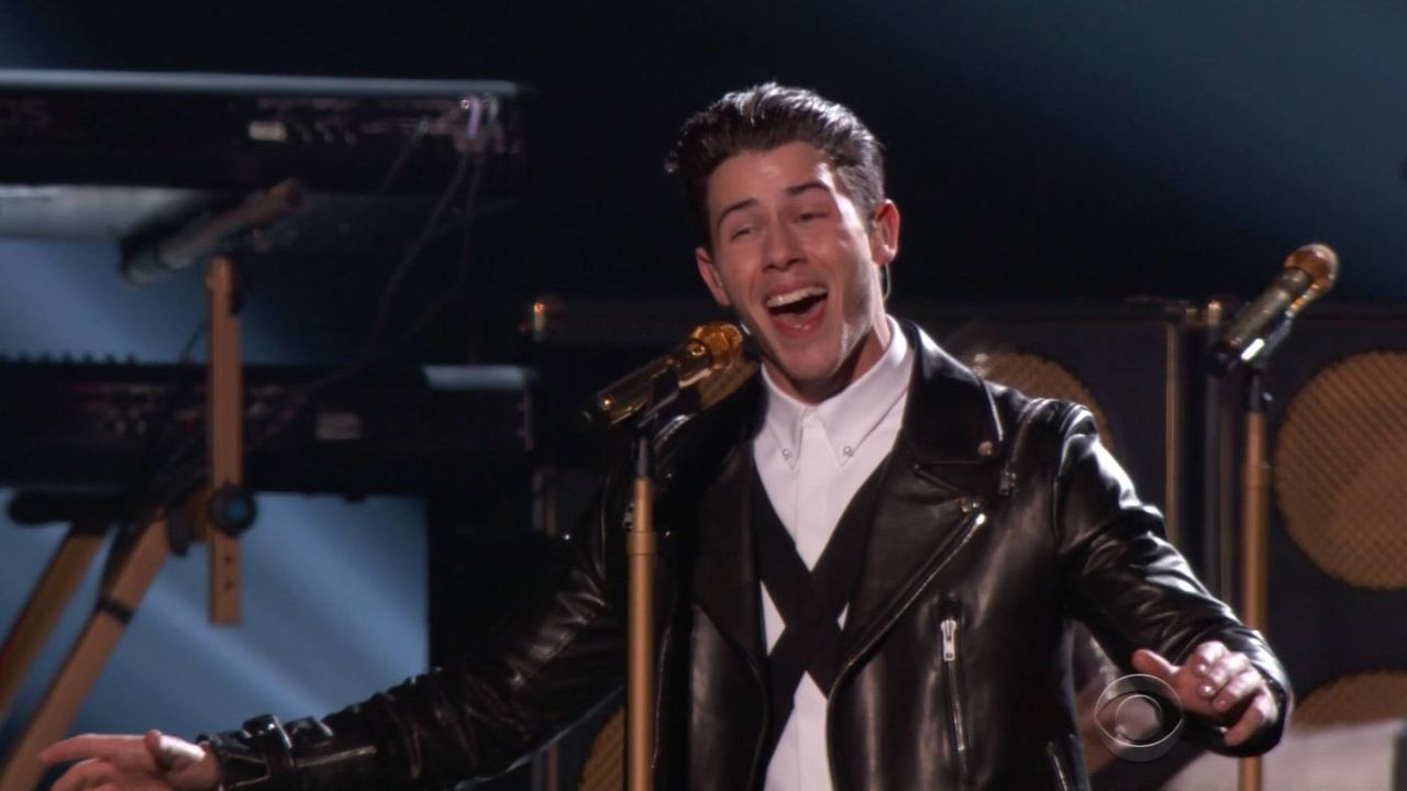 Nick Jonas performs with Dan and Shay at ACM Awards (VIDEO)