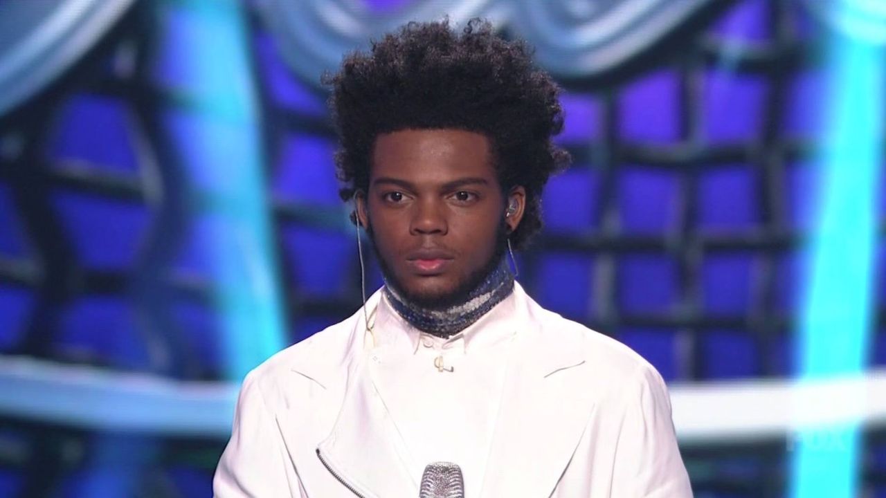 Quentin Alexander sings 'Dark Side'