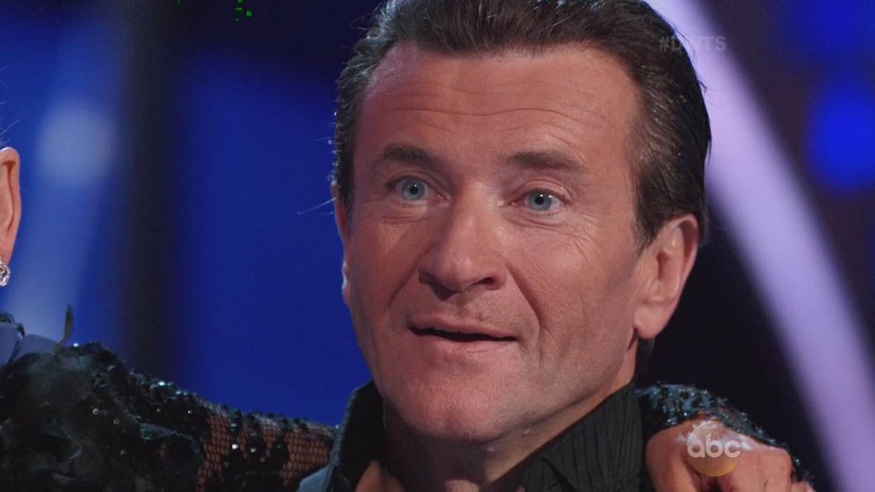 Robert Herjavec and Kym Johnson dance 'Squirrel' Argentine Tango