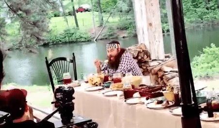 Sadie Robertson's Dad Willie Robertson Attacked (VIDEO)