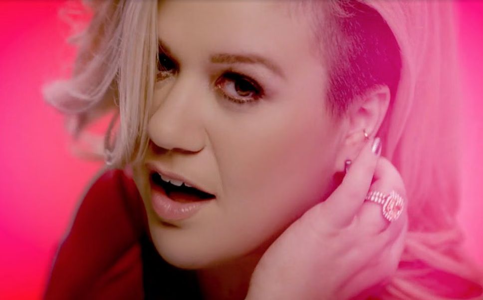 Sony Claims 'American Idol' Stars Overpaid, Wants Money Back