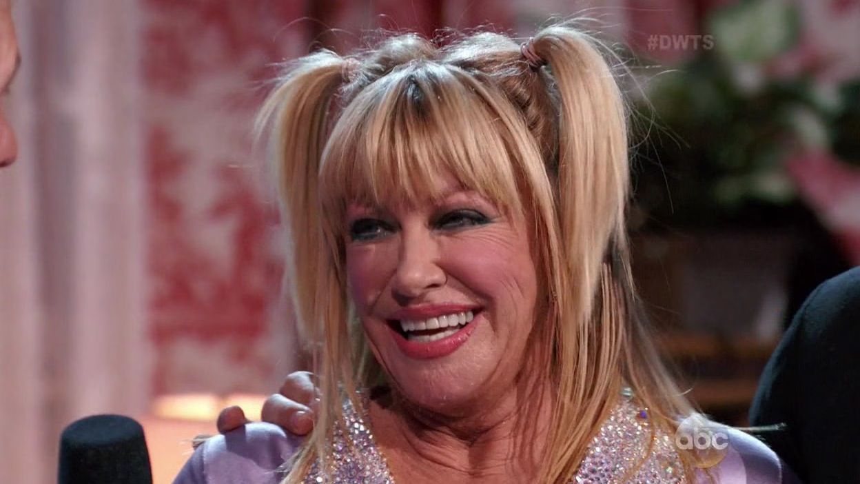 Suzanne Somers and Tony Dovolani dance Foxtrot