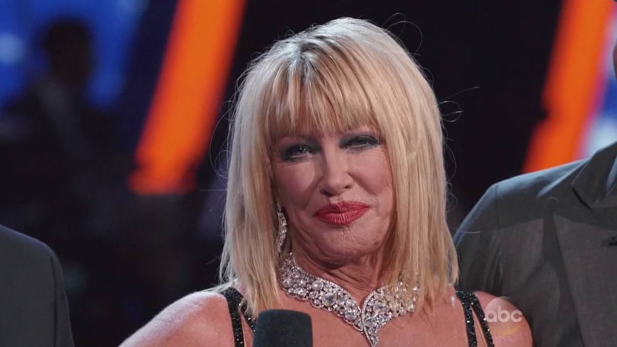 Suzanne Somers and Tony Dovolani dance Jazz