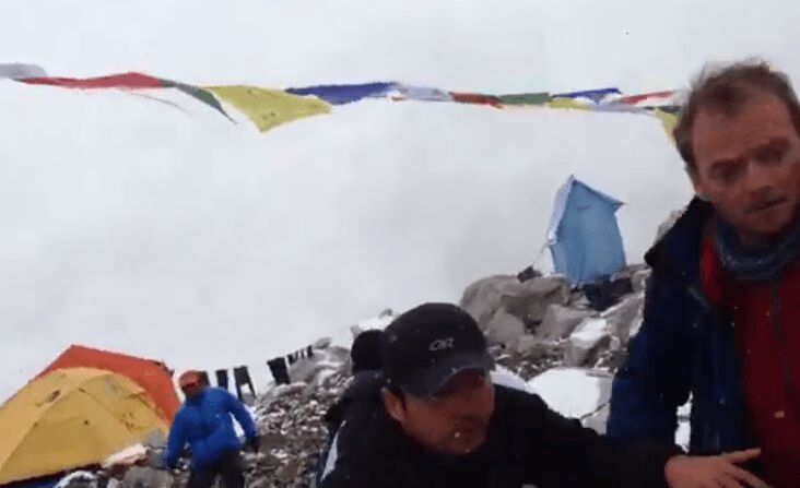 Terrifying Video of Everest Avalanche from a Survivor
