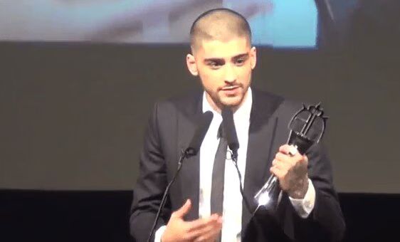 Zayn Malik thanks One Direction during Asian Awards acceptance speech (VIDEO)