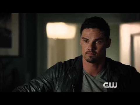 'Beauty and the Beast' Advance Review Season 3 Premiere Is a Grown-Up Fairy Tale