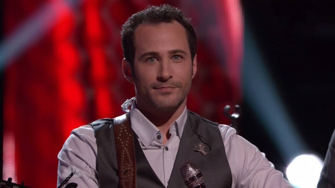 Joshua Davis sings 'When I Paint My Masterpiece' on The Voice 2015 Semi-Final (VIDEO)